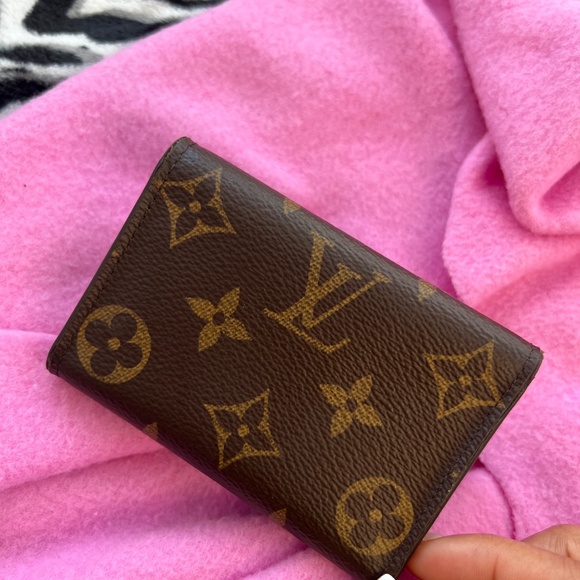 2022 Louis Vuitton 6 Key Holder - Picture 4 of 4